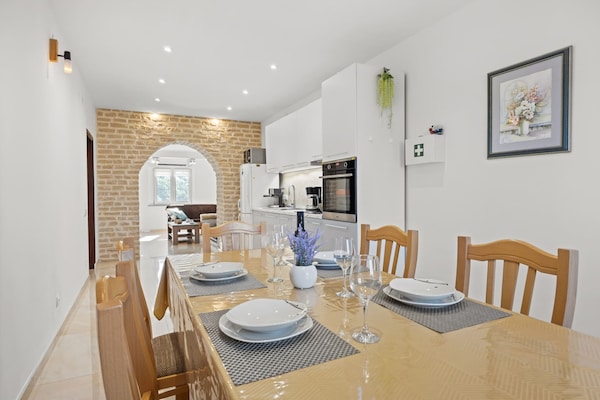 Foto van Appartement in Vodnjan met zwembad & jacuzzi - Vakantiehuis in Vodnjan - DiningRoom