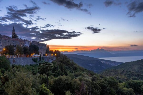 Foto van Appartement in Drenje met zeezicht & sauna - Vakantiehuis in Drenje - AreaSummer5KM