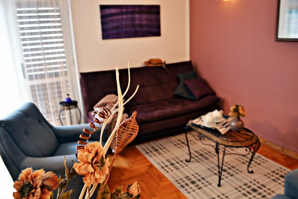 Foto van Appartement met privézwembad - Vakantiehuis in Stepcici - LivingRoom