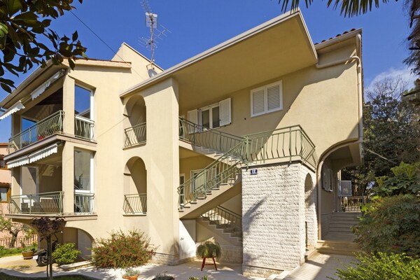 Foto van Appartement in de natuur - Vakantiehuis in Porec - ExteriorSummer