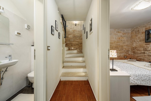 Foto van Majestueuze villa met privézwembad - Vakantiehuis in Tinjan - Landing