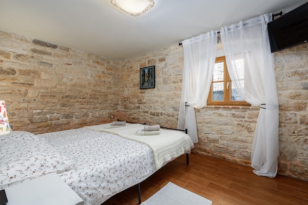 Foto van Majestueuze villa met privézwembad - Vakantiehuis in Tinjan - BedRoom