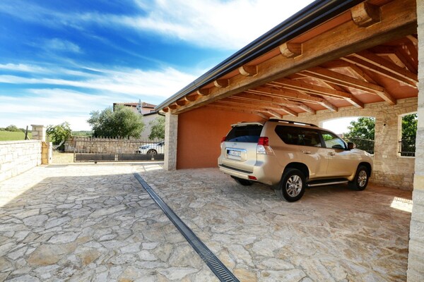 Foto van Geweldige villa met balkon - Vakantiehuis in Rogovici - Facilities