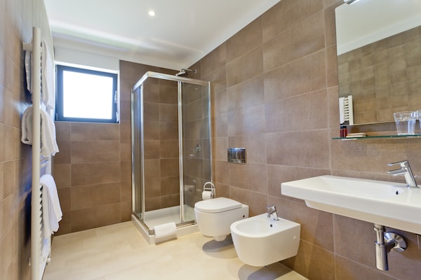 Foto van Villa in Novigrad met Zwembad en Dakterras - Vakantiehuis in Novigrad - BathRoom