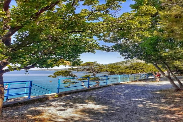 Foto van Appartement met twee slaapkamers in Karlobag - Vakantiehuis in Karlobag - AreaSummer5KM