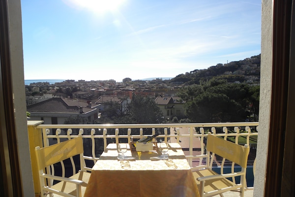 Foto van Appartement in Pietra Ligure met tuin - Vakantiehuis in Pietra Ligure - ViewSummer