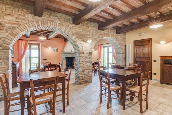 Foto van Vakantiehuis in Urbania met Heuvelzicht - Vakantiehuis in Urbania - DiningRoom