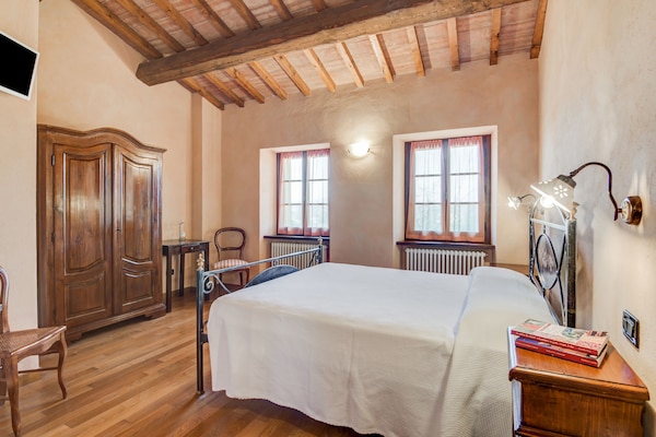Foto van Vakantiehuis in Urbania met Heuvelzicht - Vakantiehuis in Urbania - BedRoom