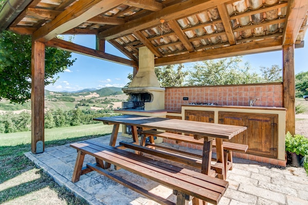Foto van Vakantiehuis in Urbania met Heuvelzicht - Vakantiehuis in Urbania - GardenSummer