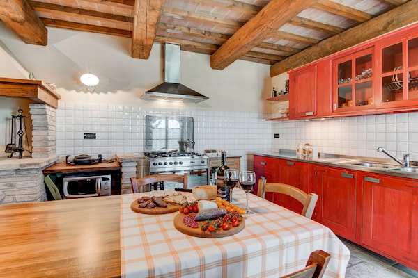 Foto van Vakantiehuis in Urbania met Heuvelzicht - Vakantiehuis in Urbania - Kitchen