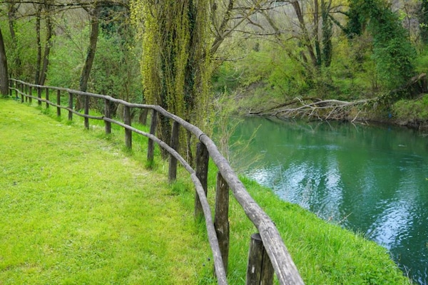 Foto van Charmant Huis in Umbrië met Zwembad en Tuin - Vakantiehuis in Montecastelli, Umbertide - AreaSummer20KM