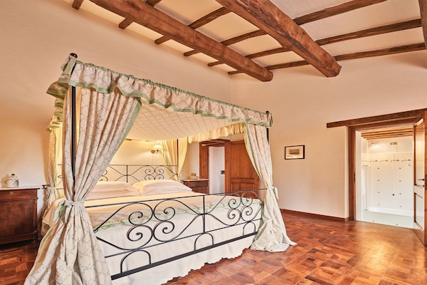 Foto van Charmant Huis in Umbrië met Zwembad en Tuin - Vakantiehuis in Montecastelli, Umbertide - BedRoom