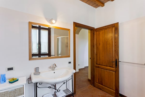 Foto van Boerderij in Suvereto met Uitzicht op Zee - Vakantiehuis in Suvereto - BathRoom