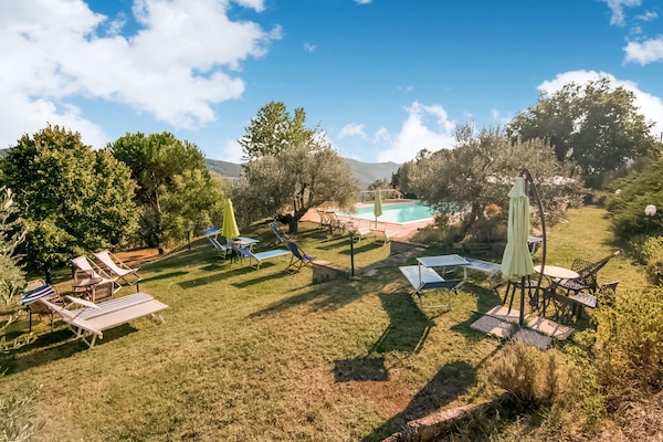 Foto van Rustiek toevluchtsoord in Umbrië - Vakantiehuis in Monte Santa Maria Tiberina - PoolOfHouse