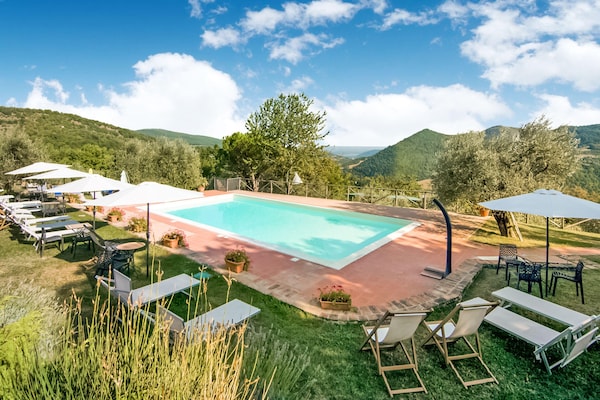 Foto van Rustiek toevluchtsoord in Umbrië - Vakantiehuis in Monte Santa Maria Tiberina - PoolOfHouse