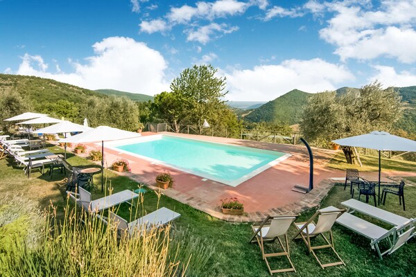 Foto van Rustiek toevluchtsoord in Umbrië - Vakantiehuis in Monte Santa Maria Tiberina - PoolOfHouse
