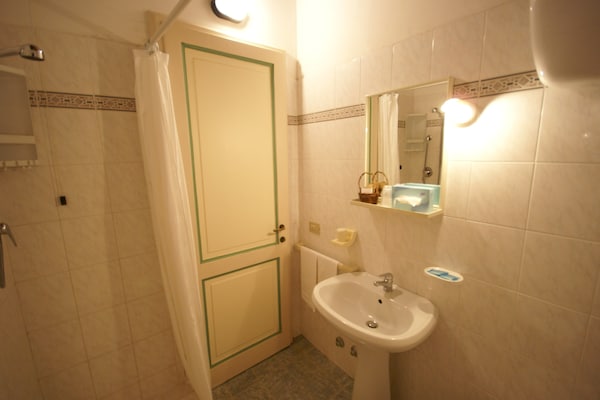 Foto van Vakantiehuis in Città di Castello met Zwembad - Vakantiehuis in Città di Castello - BathRoom