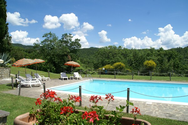 Foto van Vakantiehuis in Città di Castello met Zwembad - Vakantiehuis in Città di Castello - PoolOfHouse