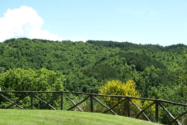 Foto van Vakantiehuis in Città di Castello met Zwembad - Vakantiehuis in Città di Castello - ViewSummer