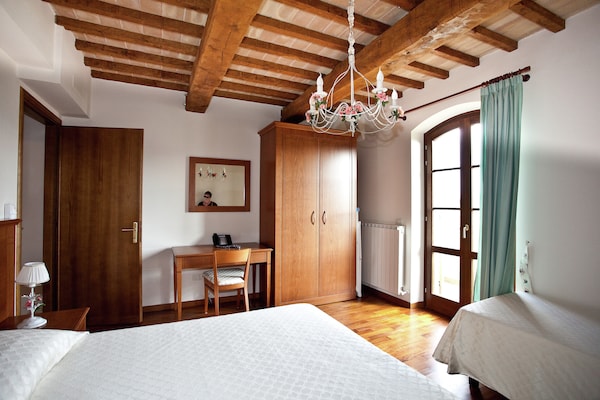 Foto van Romantische ontsnapping op het platteland - Vakantiehuis in Cannara Assisi - BedRoom