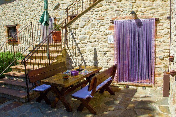 Foto van Vakantiehuis bij het Trasimeense Meer - Vakantiehuis in Pietrafitta - TerraceBalcony