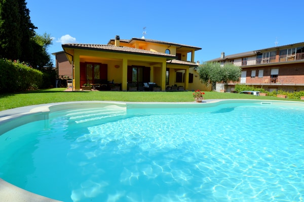 Foto van Villa in Marsciano met zwembad bij Trasimeno - Vakantiehuis in Marsciano - ExteriorSummer