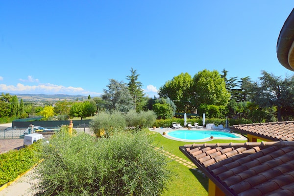 Foto van Villa in Marsciano met zwembad bij Trasimeno - Vakantiehuis in Marsciano - ViewSummer