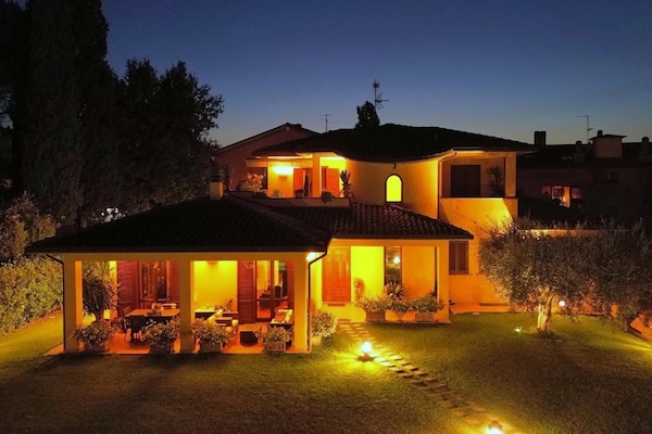 Foto van Villa in Marsciano met zwembad bij Trasimeno - Vakantiehuis in Marsciano - ExteriorSummer