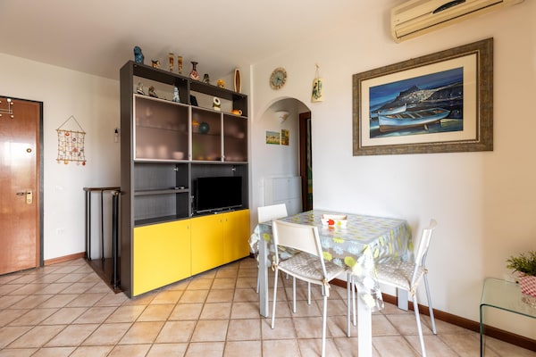 Foto van Appartamento con giardino, een merrie 300 meter - Vakantiehuis in Lu Bagnu - DiningRoom