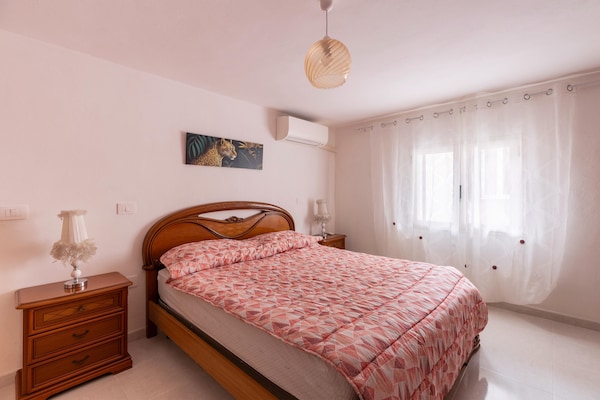 Foto van Su due livelli, con aria condizionata - Vakantiehuis in Castelsardo - BedRoom