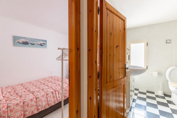 Foto van Su due livelli, con aria condizionata - Vakantiehuis in Castelsardo - BathRoom
