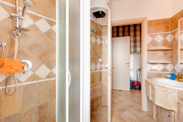 Foto van Met eigen tuin en airconditioning - Vakantiehuis in Castelsardo - BathRoom