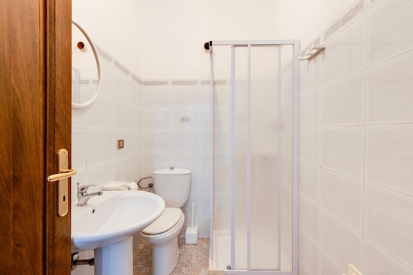 Foto van Appartement met zeezicht in het historische - Vakantiehuis in Castelsardo - BathRoom