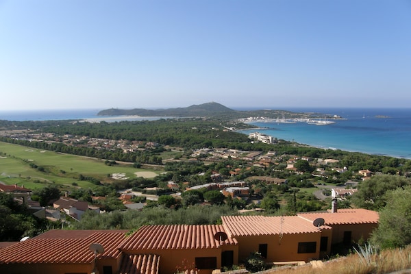 Foto van Kustschuilplaats met zwembad - Vakantiehuis in Villasimius - AreaSummer1KM