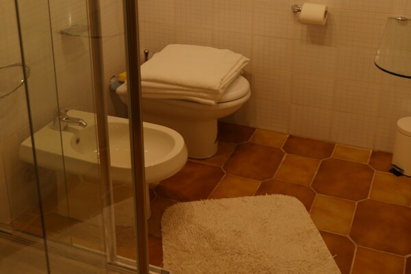 Foto van Skiresort, hellingen van Cervinia - Vakantiehuis in Breuil-Cervinia - BathRoom