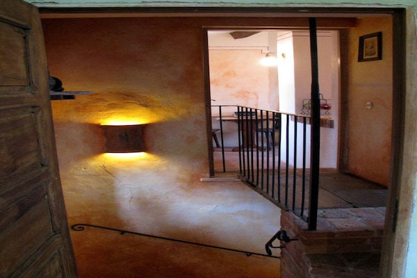 Foto van Vakantiehuis in Langhe met Zwembad en Terras - Vakantiehuis in Bastia Mondovì - Landing