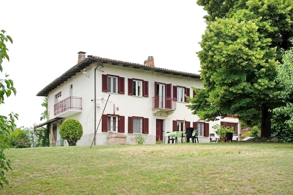 Foto van Appartement in Casale met wijngaard uitzicht - Vakantiehuis in Moncucco Torinese - ExteriorSummer