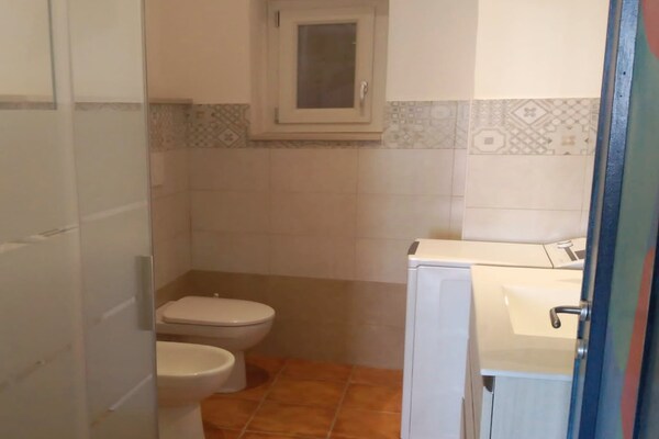 Foto van Appartement in Casale met wijngaard uitzicht - Vakantiehuis in Moncucco Torinese - BathRoom