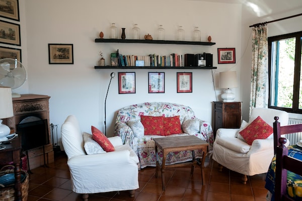 Foto van Rustig verblijf in de Ligurische heuvels - Vakantiehuis in Stellanello - LivingRoom