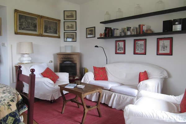 Foto van Rustig verblijf in de Ligurische heuvels - Vakantiehuis in Stellanello - LivingRoom