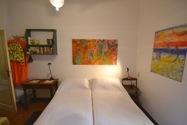 Foto van Rustig verblijf in de Ligurische heuvels - Vakantiehuis in Stellanello - BedRoom