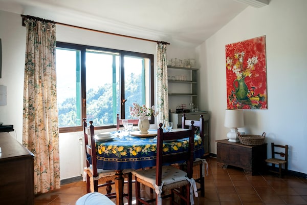 Foto van Rustig verblijf in de Ligurische heuvels - Vakantiehuis in Stellanello - LivingRoom