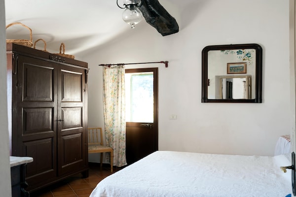 Foto van Rustig verblijf in de Ligurische heuvels - Vakantiehuis in Stellanello - BedRoom