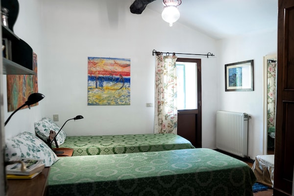 Foto van Rustig verblijf in de Ligurische heuvels - Vakantiehuis in Stellanello - BedRoom