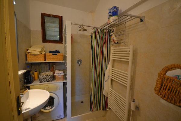 Foto van Rustig verblijf in de Ligurische heuvels - Vakantiehuis in Stellanello - BathRoom