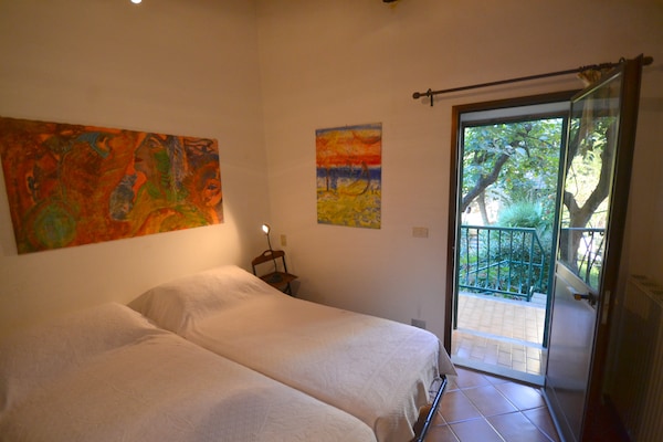 Foto van Rustig verblijf in de Ligurische heuvels - Vakantiehuis in Stellanello - BedRoom