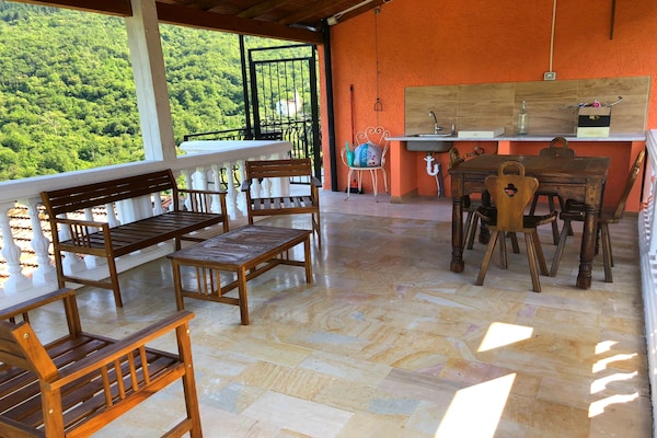 Foto van Natuurretraite in Testico - Vakantiehuis in Testico (SV) - TerraceBalcony