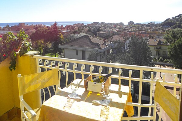 Foto van Appartement in Pietra Ligure - Vakantiehuis in Pietra Ligure - TerraceBalcony