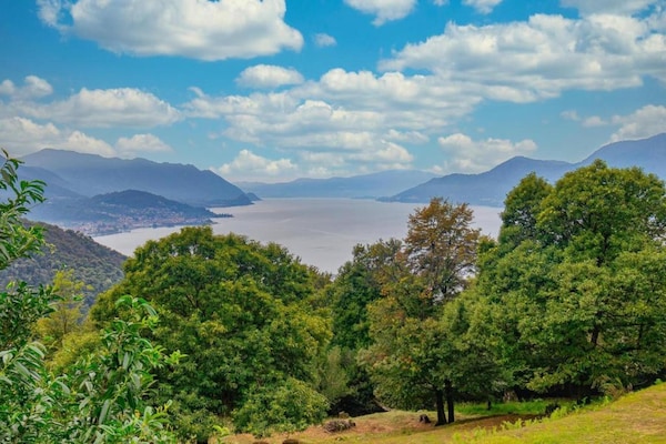 Foto van Vakantiehuis in Italië met uitzicht op de bergen - Vakantiehuis in Colmegna - AreaSummer5KM