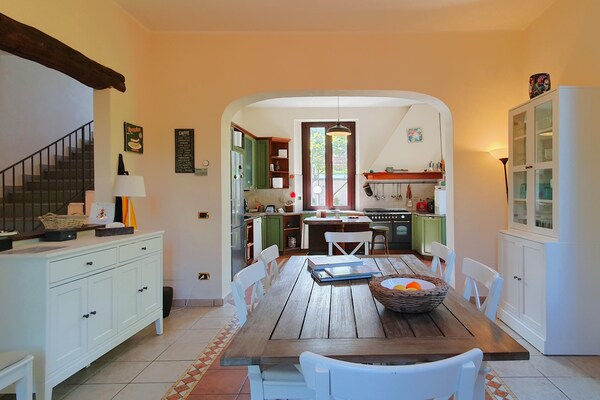 Foto van Elegante villa met privétuin in Castello - Vakantiehuis in Castello (VA) - DiningRoom